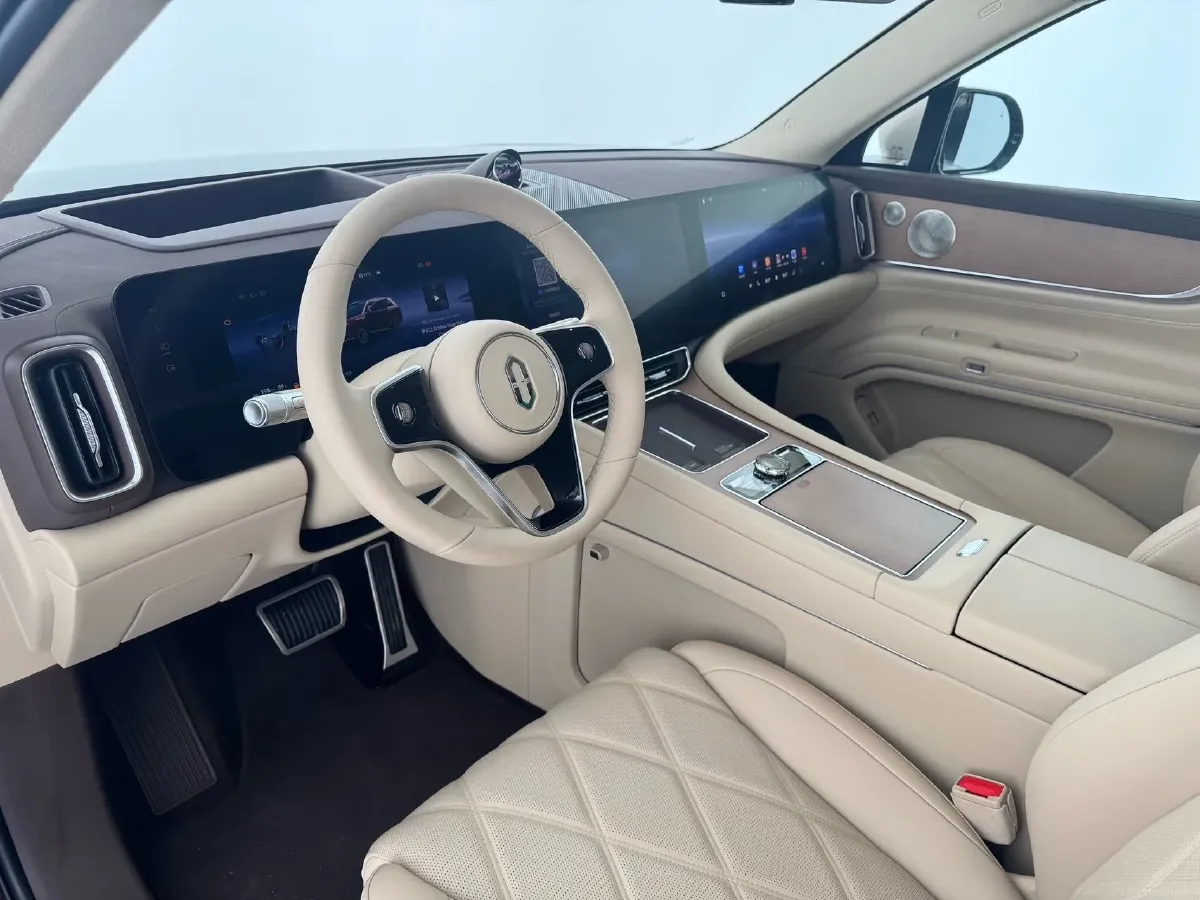 2025 AITO AITO M9 REEV 160HP REEV 52KWH,autocango,china used car exporter,china ev exporter,chinese used car exporter,chinese used ev exporter