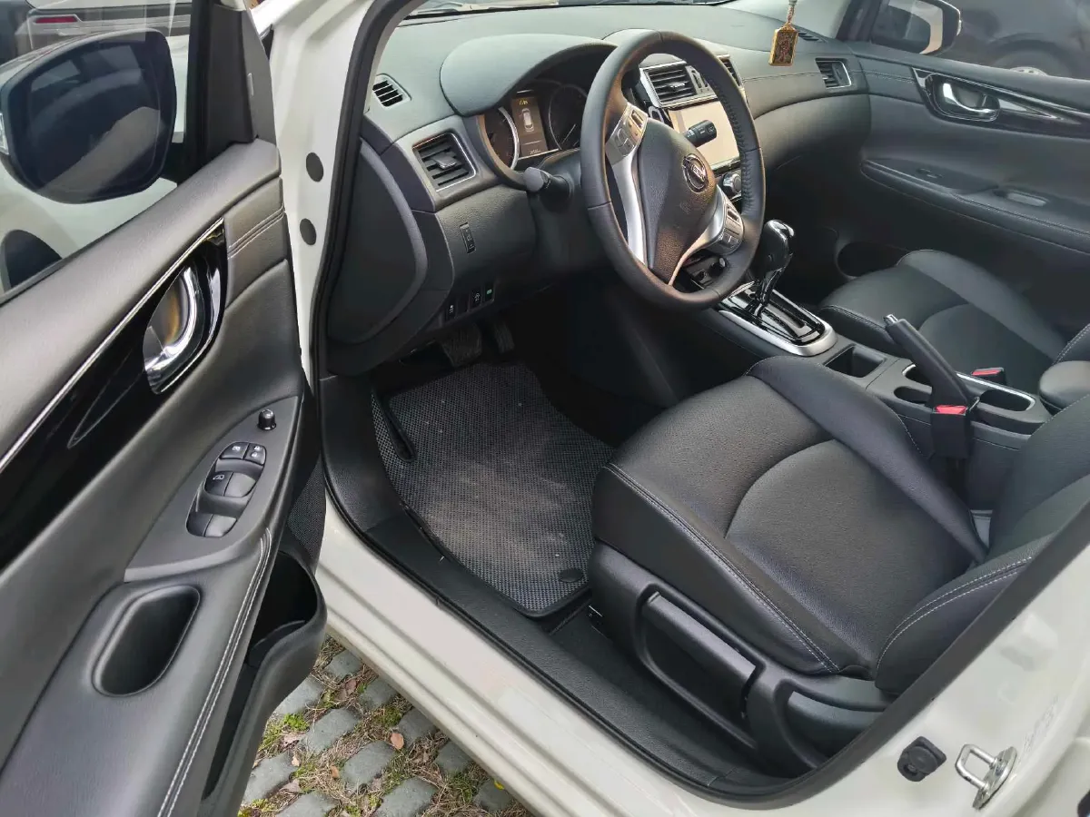 2021 Nissan Tiida 1.6L 122HP L4 CVT,autocango,china used car exporter,china ev exporter,chinese used car exporter,chinese used ev exporter