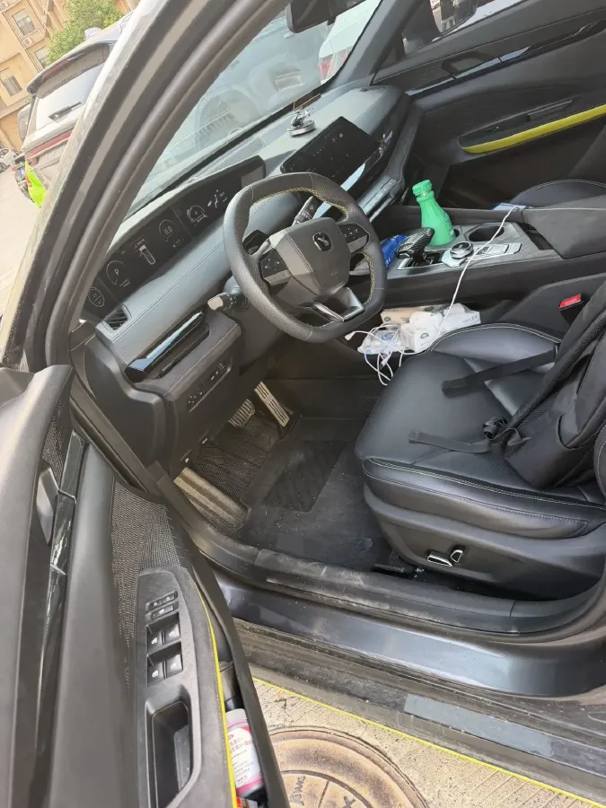 2022 ChangAn UNI-V 1.5T 188HP L4 7DCT,autocango,china used car exporter,china ev exporter,chinese used car exporter,chinese used ev exporter