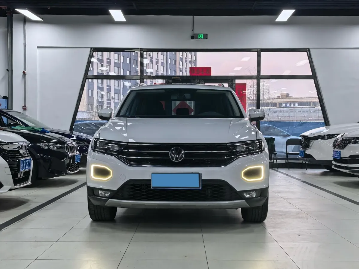 2022 Volkswagen T-Roc 1.4T 150HP L4 7DCT,autocango,china used car exporter,china ev exporter,chinese used car exporter,chinese used ev exporter