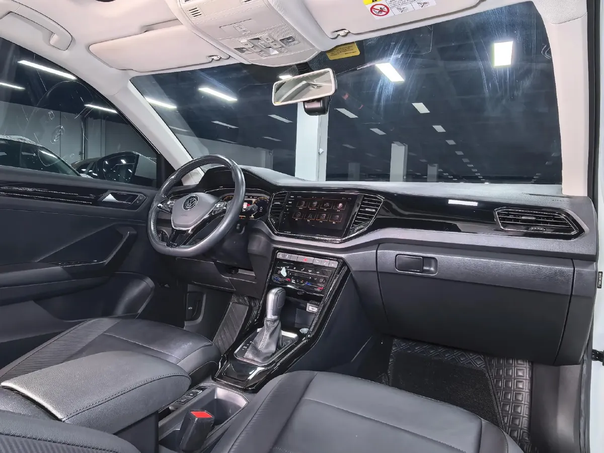 2022 Volkswagen T-Roc 1.4T 150HP L4 7DCT,autocango,china used car exporter,china ev exporter,chinese used car exporter,chinese used ev exporter