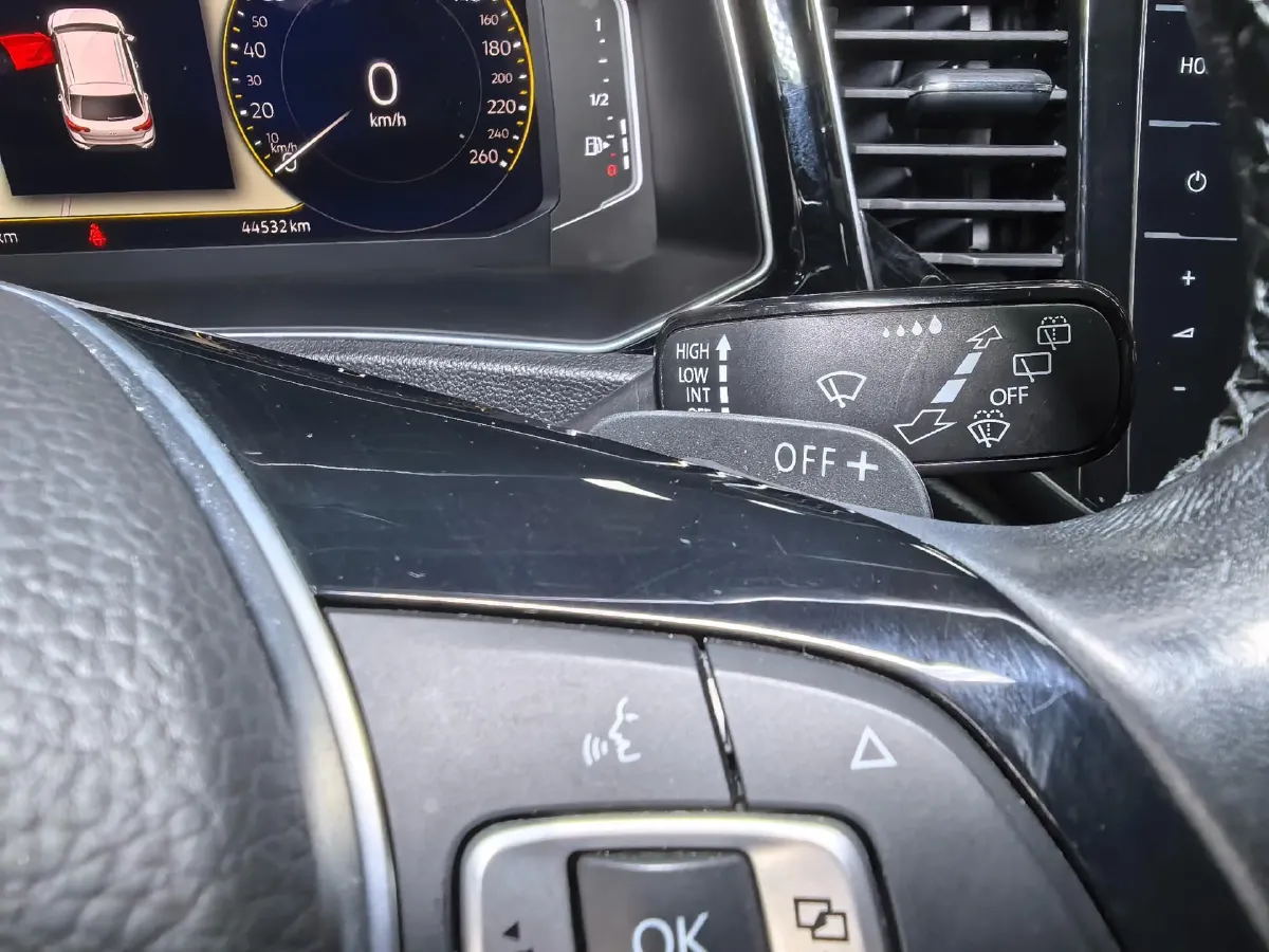 2022 Volkswagen T-Roc 1.4T 150HP L4 7DCT,autocango,china used car exporter,china ev exporter,chinese used car exporter,chinese used ev exporter