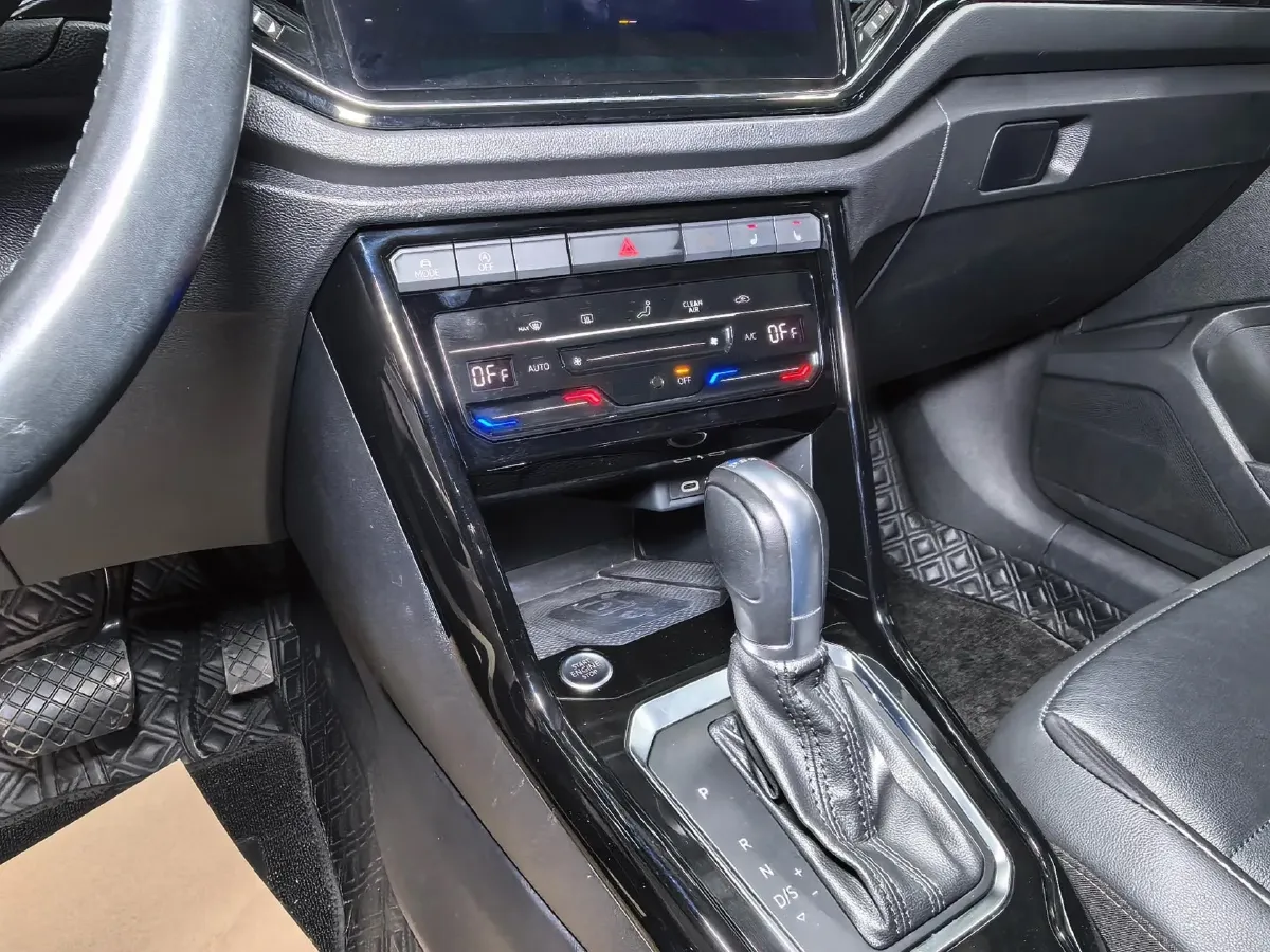 2022 Volkswagen T-Roc 1.4T 150HP L4 7DCT,autocango,china used car exporter,china ev exporter,chinese used car exporter,chinese used ev exporter