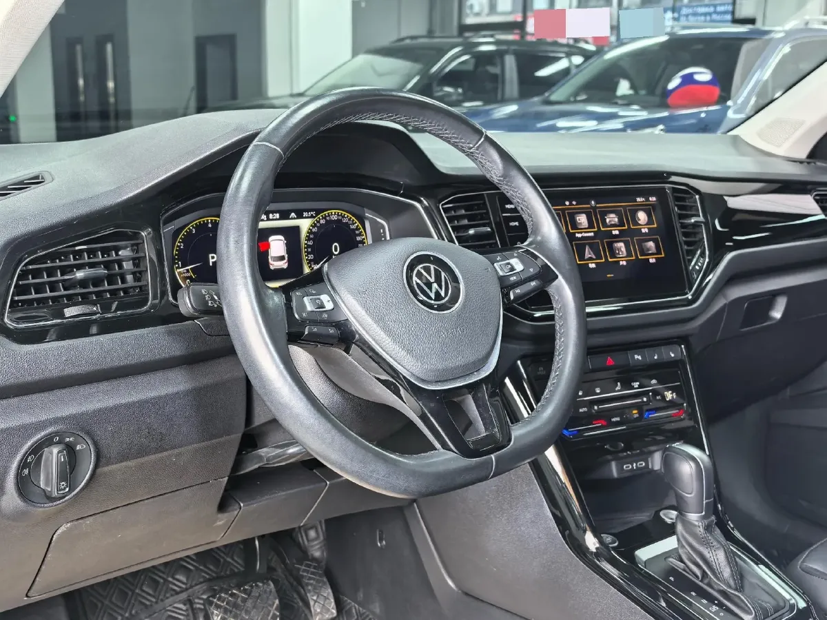 2022 Volkswagen T-Roc 1.4T 150HP L4 7DCT,autocango,china used car exporter,china ev exporter,chinese used car exporter,chinese used ev exporter