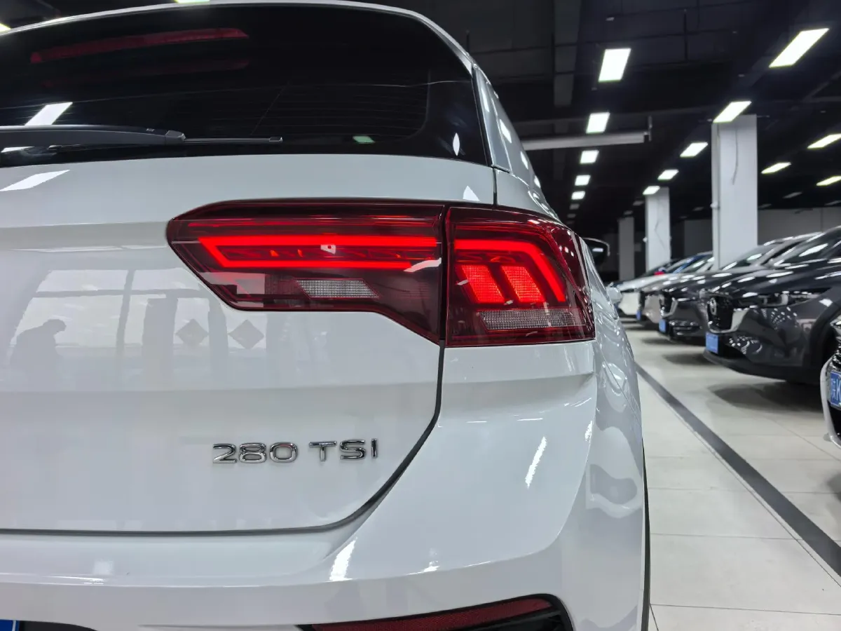 2022 Volkswagen T-Roc 1.4T 150HP L4 7DCT,autocango,china used car exporter,china ev exporter,chinese used car exporter,chinese used ev exporter