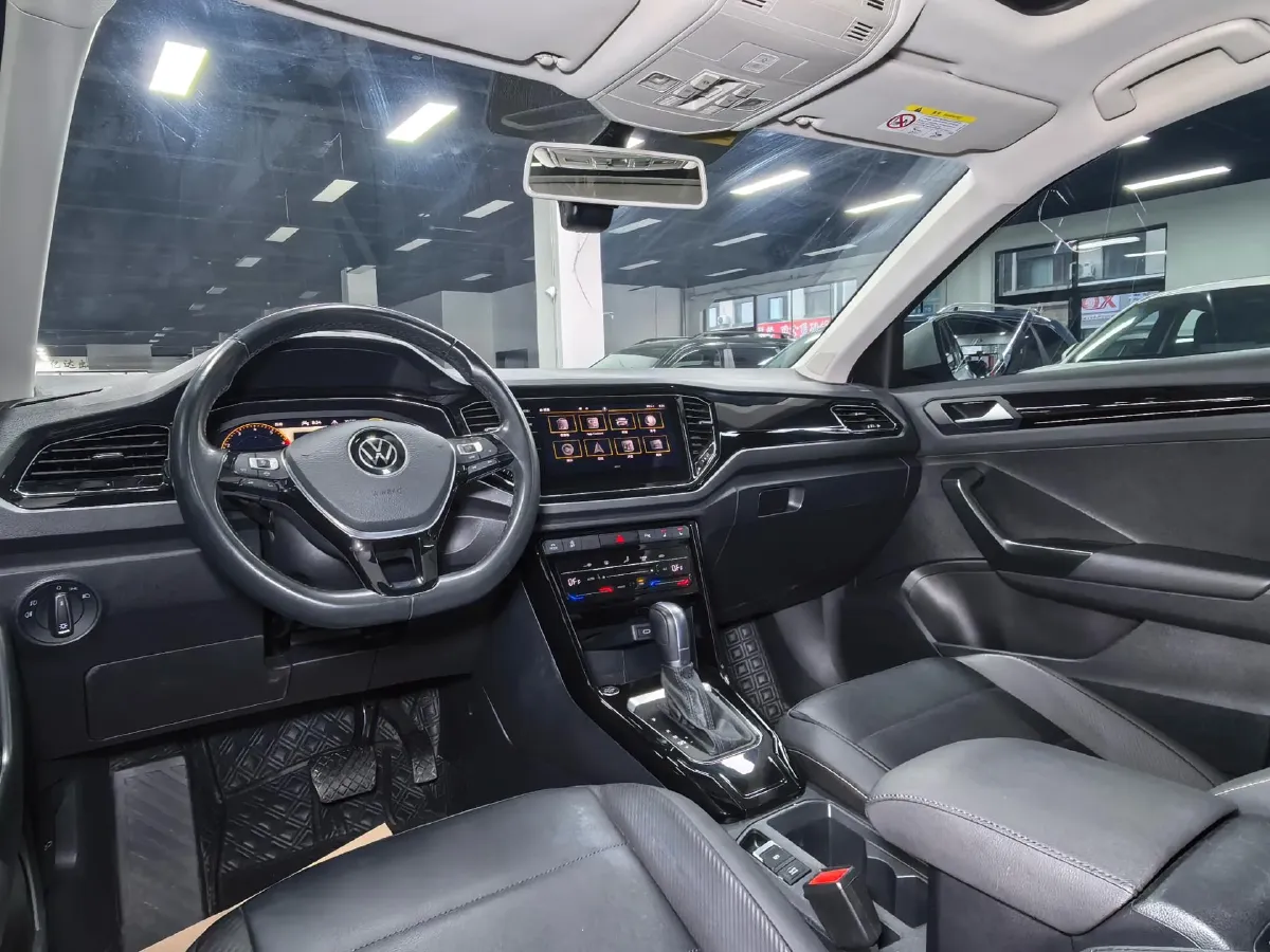 2022 Volkswagen T-Roc 1.4T 150HP L4 7DCT,autocango,china used car exporter,china ev exporter,chinese used car exporter,chinese used ev exporter