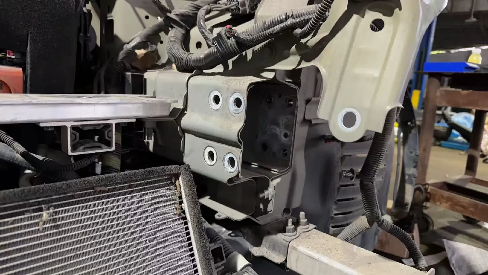 2024 Iveco OuSheng BEV 77.28KWH,autocango,china used car exporter,china ev exporter,chinese used car exporter,chinese used ev exporter