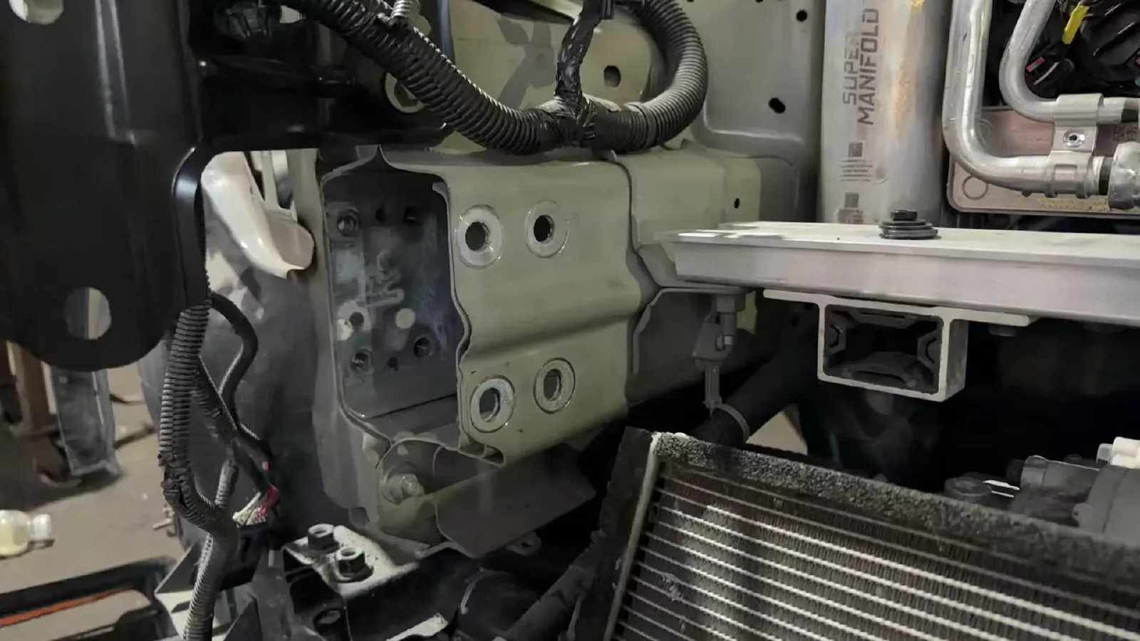 2024 Iveco OuSheng BEV 77.28KWH,autocango,china used car exporter,china ev exporter,chinese used car exporter,chinese used ev exporter