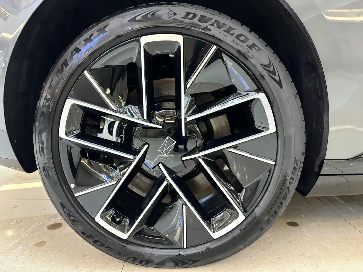 2025 Avatr 12 1.5T 156HP L4 REEV 39.05KWH,autocango,china used car exporter,china ev exporter,chinese used car exporter,chinese used ev exporter