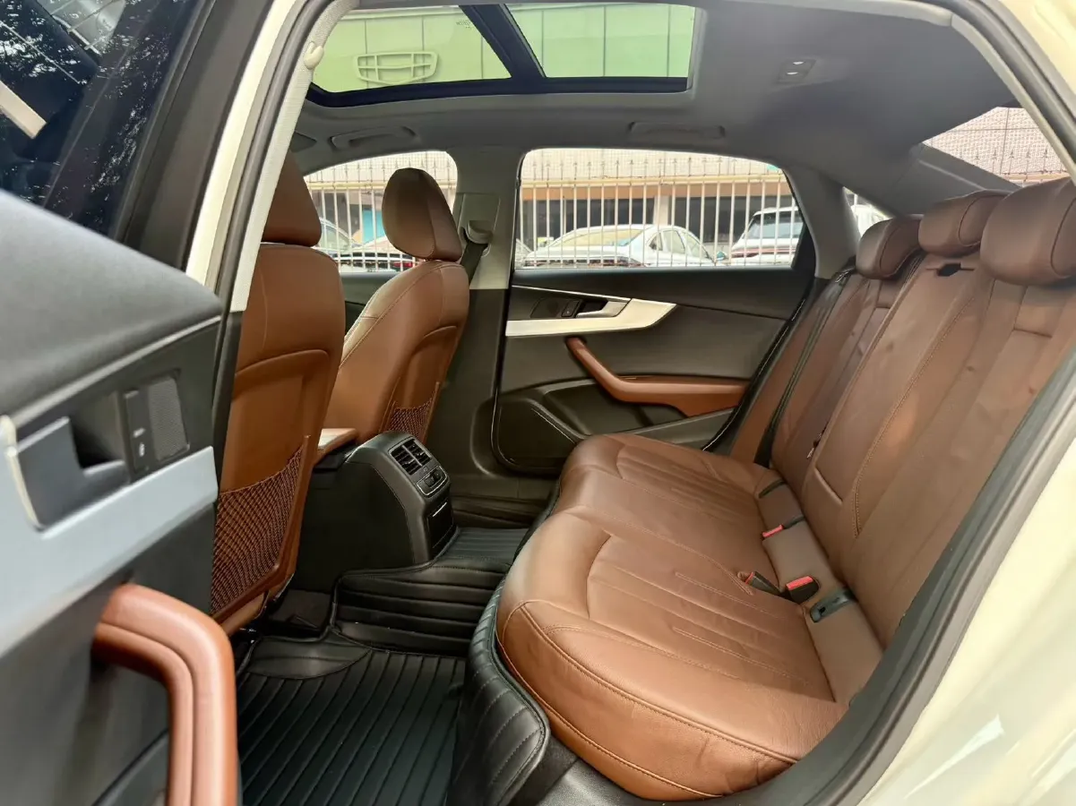 2019 Audi A4L 2.0T 190HP L4 7DCT,autocango,china used car exporter,china ev exporter,chinese used car exporter,chinese used ev exporter