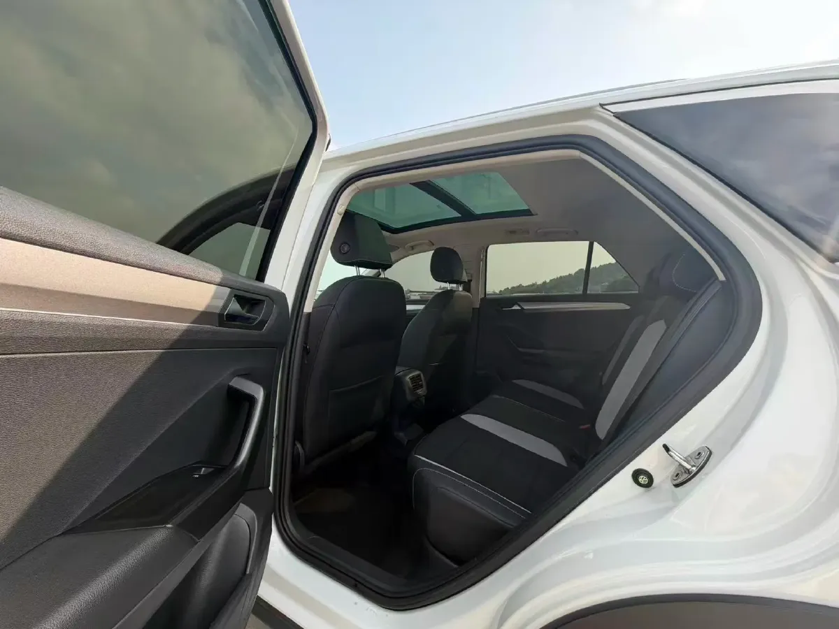 2019 Volkswagen T-Roc 1.4T 131HP L4 7DCT,autocango,china used car exporter,china ev exporter,chinese used car exporter,chinese used ev exporter