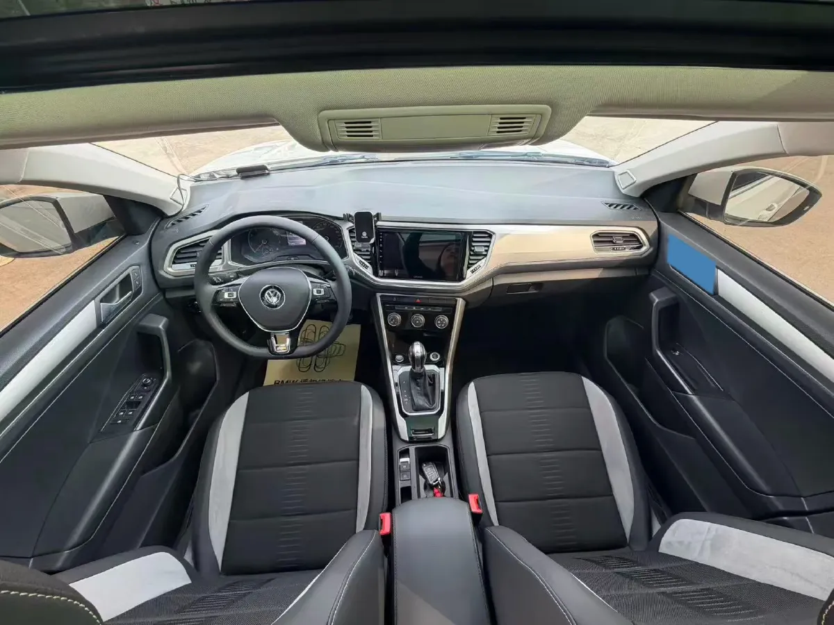 2019 Volkswagen T-Roc 1.4T 131HP L4 7DCT,autocango,china used car exporter,china ev exporter,chinese used car exporter,chinese used ev exporter