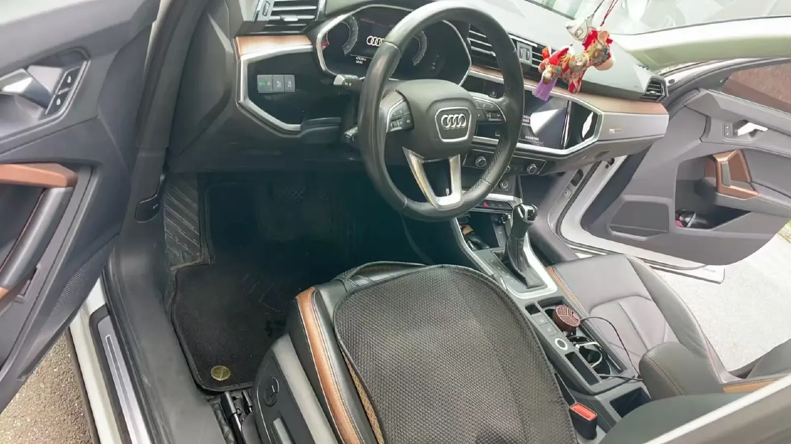 2022 Audi Q3 1.4T 150HP L4 7DCT,autocango,china used car exporter,china ev exporter,chinese used car exporter,chinese used ev exporter