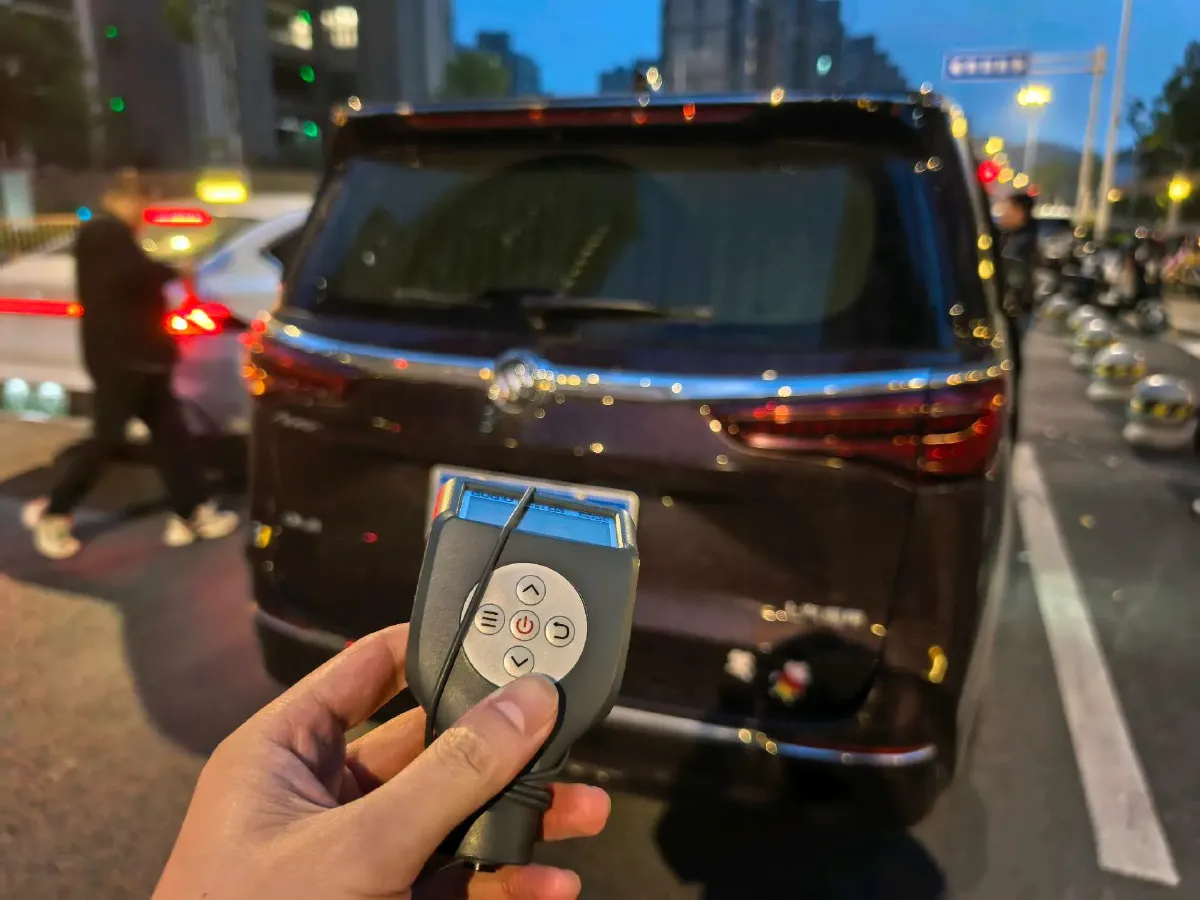 2020 Buick GL8 2.0T 237HP L4 9AT,autocango,china used car exporter,china ev exporter,chinese used car exporter,chinese used ev exporter