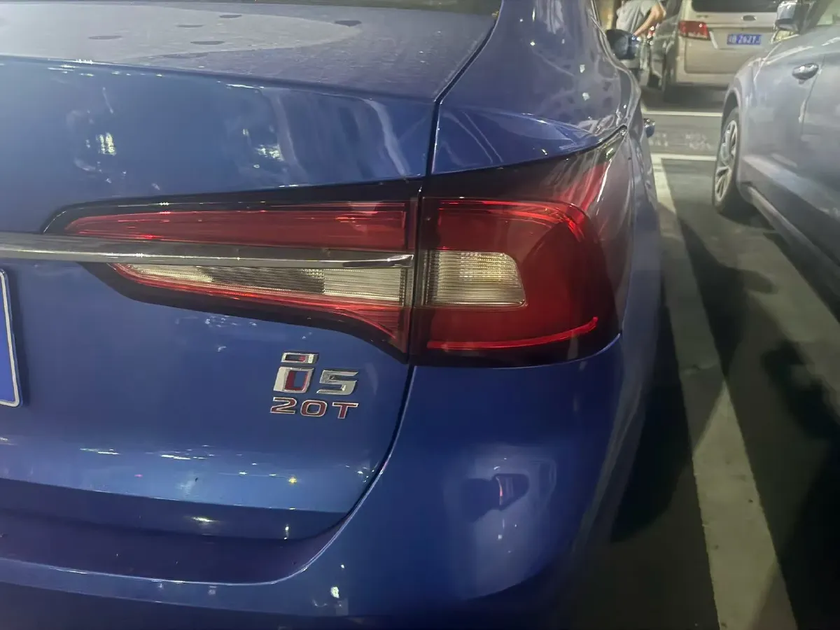2019 Roewe i5 1.5T 169HP L4 7DCT,autocango,china used car exporter,china ev exporter,chinese used car exporter,chinese used ev exporter