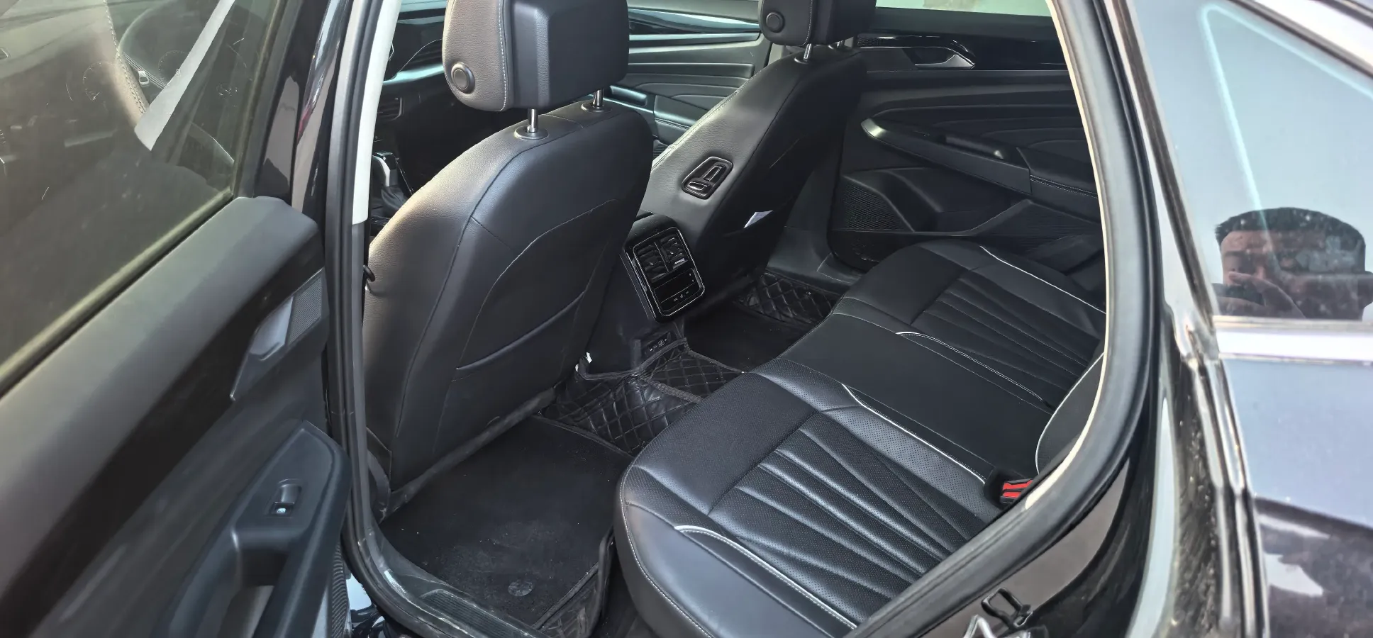 2024 Volkswagen Passat 2.0T 220HP L4 7DCT,autocango,china used car exporter,china ev exporter,chinese used car exporter,chinese used ev exporter