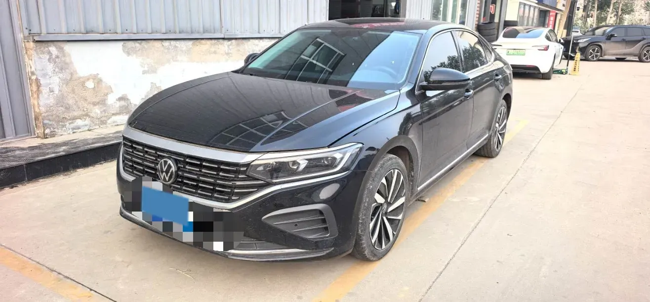 2024 Volkswagen Passat 2.0T 220HP L4 7DCT,autocango,china used car exporter,china ev exporter,chinese used car exporter,chinese used ev exporter