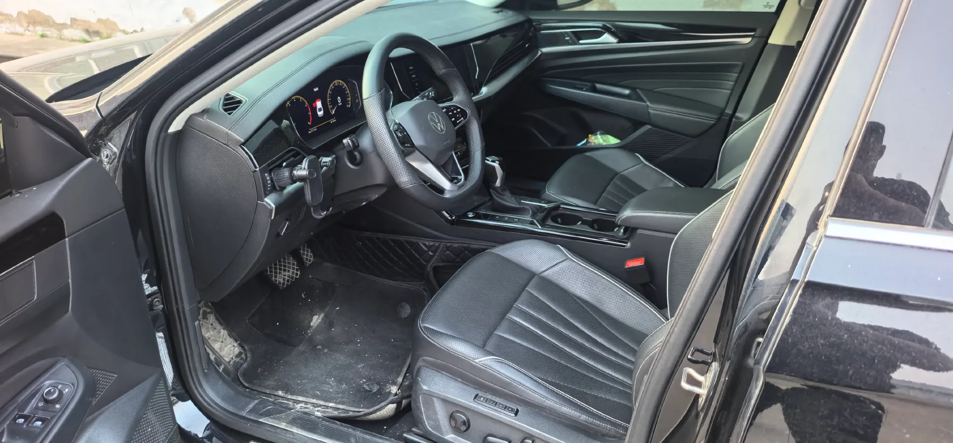 2024 Volkswagen Passat 2.0T 220HP L4 7DCT,autocango,china used car exporter,china ev exporter,chinese used car exporter,chinese used ev exporter