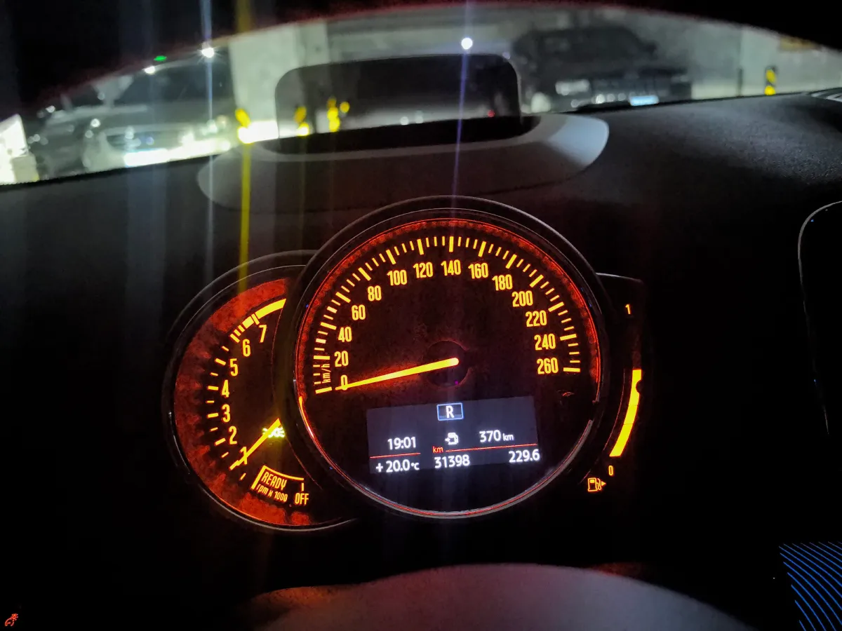 2017 Mercedes-Benz GLC Class 2.0T 184HP L4 9AT,autocango,china used car exporter,china ev exporter,chinese used car exporter,chinese used ev exporter