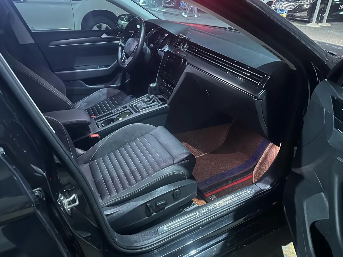 2020 Volkswagen Magotan 2.0T 186HP L4 7DCT,autocango,china used car exporter,china ev exporter,chinese used car exporter,chinese used ev exporter