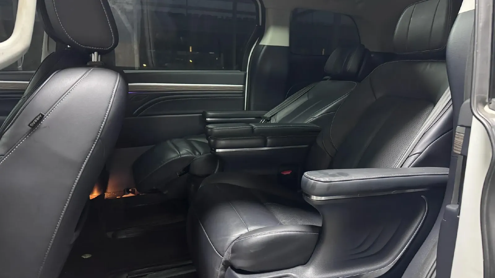 2021 GAC Trumpchi M8 2.0T 252HP L4 8AT,autocango,china used car exporter,china ev exporter,chinese used car exporter,chinese used ev exporter