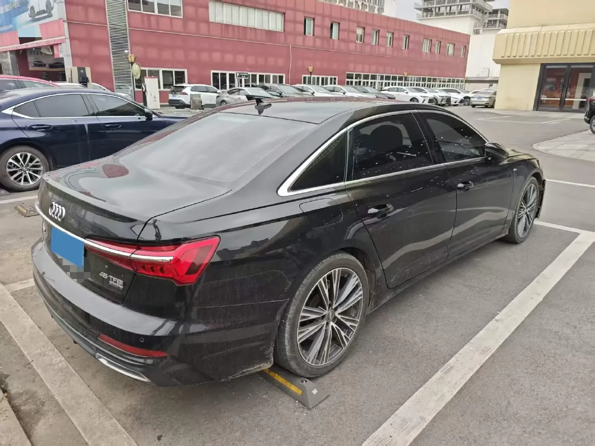 2021 Audi A6L 2.0T 224HP L4 7DCT,autocango,china used car exporter,china ev exporter,chinese used car exporter,chinese used ev exporter