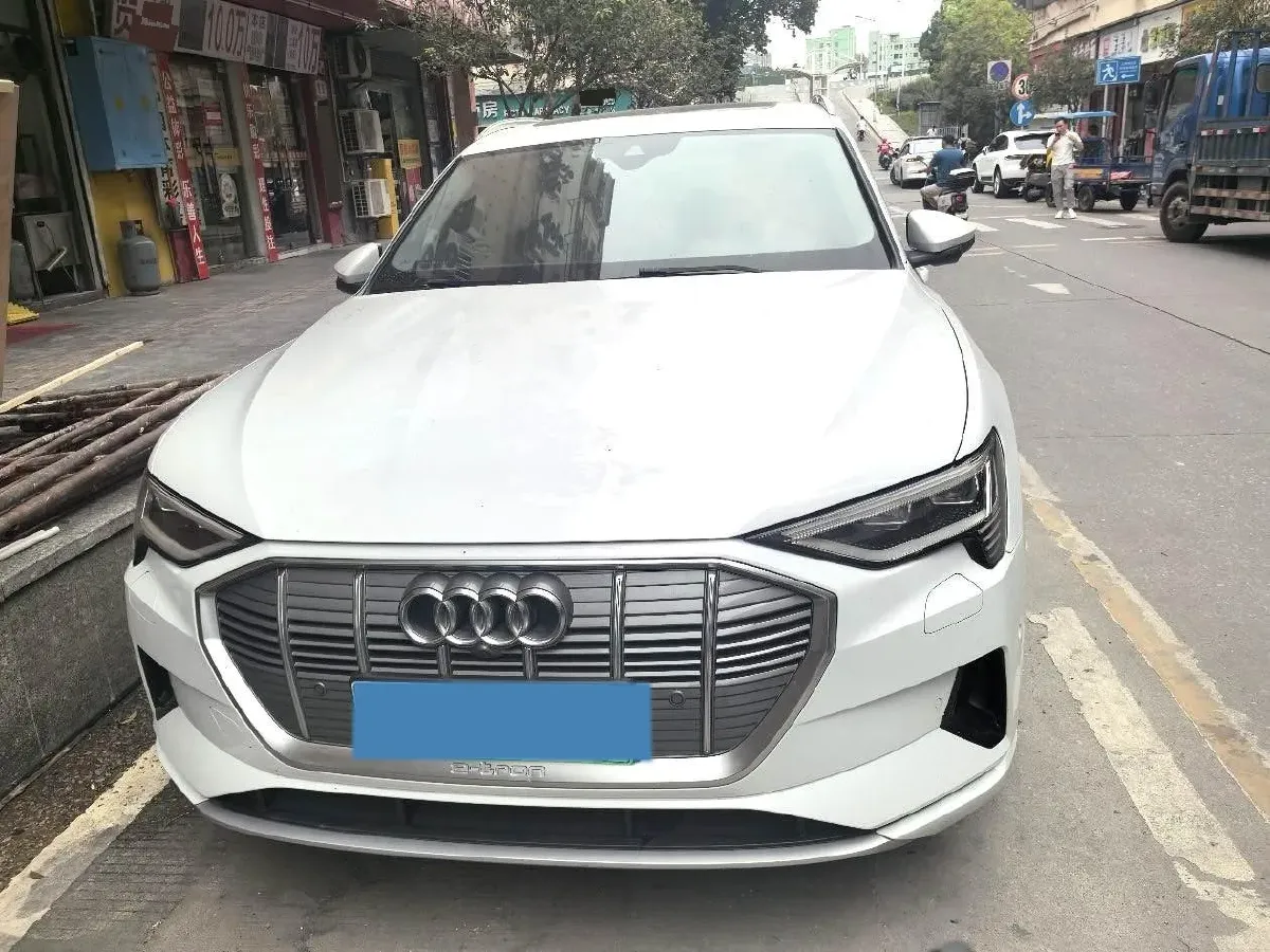 2019 Audi e-tron 2AT BEV 95KWH,autocango,china used car exporter,china ev exporter,chinese used car exporter,chinese used ev exporter