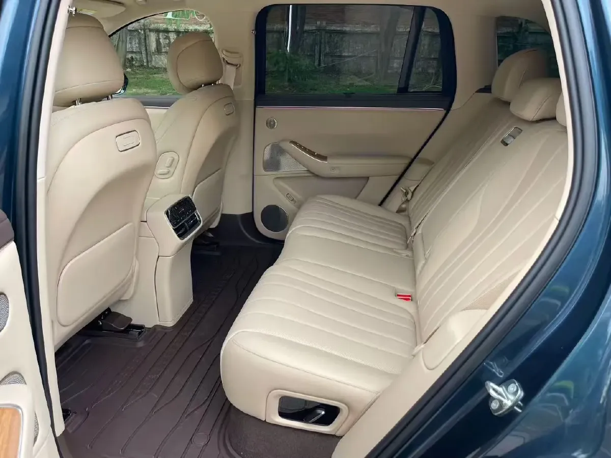 2026 AITO AITO M7 REEV 160HP REEV,autocango,china used car exporter,china ev exporter,chinese used car exporter,chinese used ev exporter