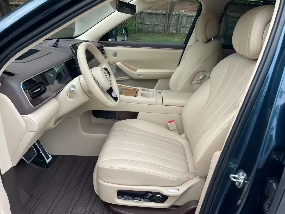 2026 AITO AITO M7 REEV 160HP REEV,autocango,china used car exporter,china ev exporter,chinese used car exporter,chinese used ev exporter