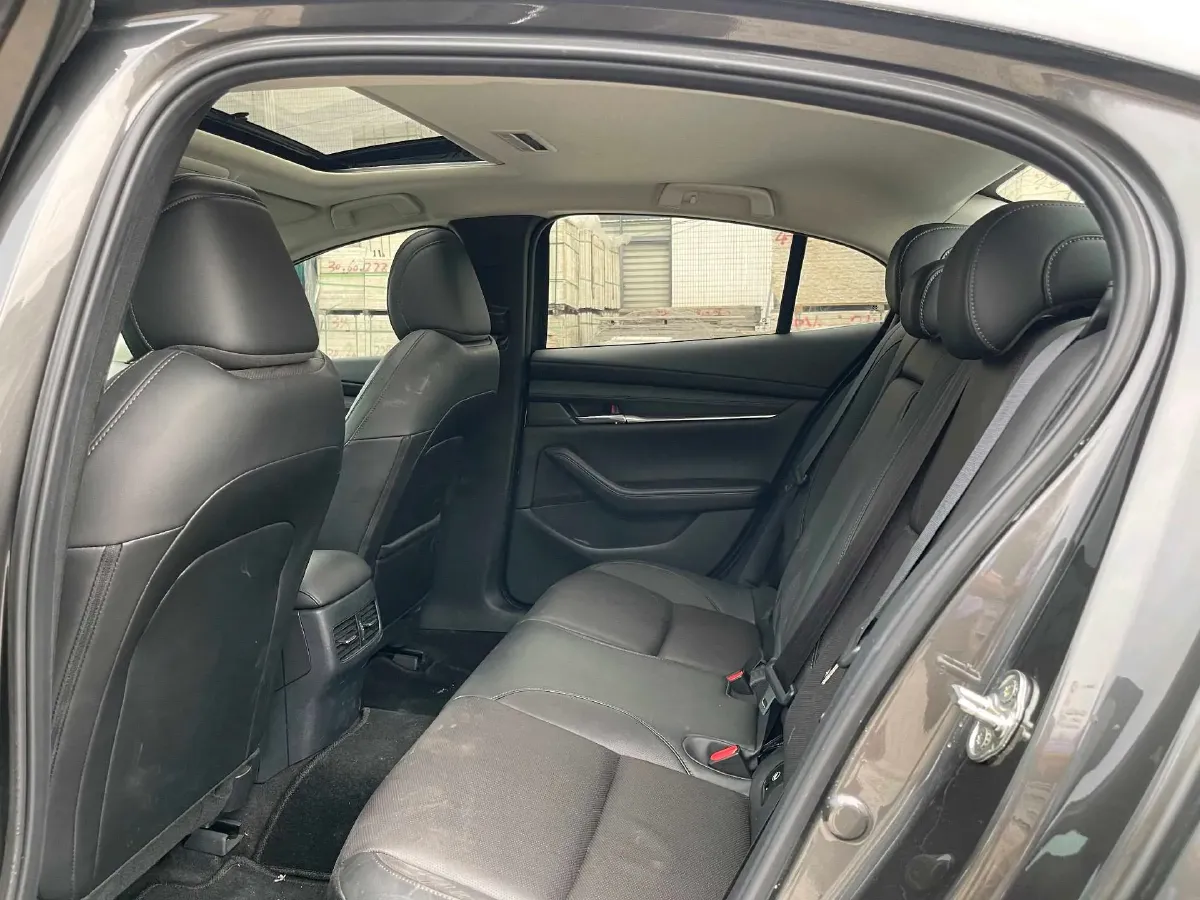 2022 Mazda 3 Axela 2.0L 158HP L4 6AT,autocango,china used car exporter,china ev exporter,chinese used car exporter,chinese used ev exporter