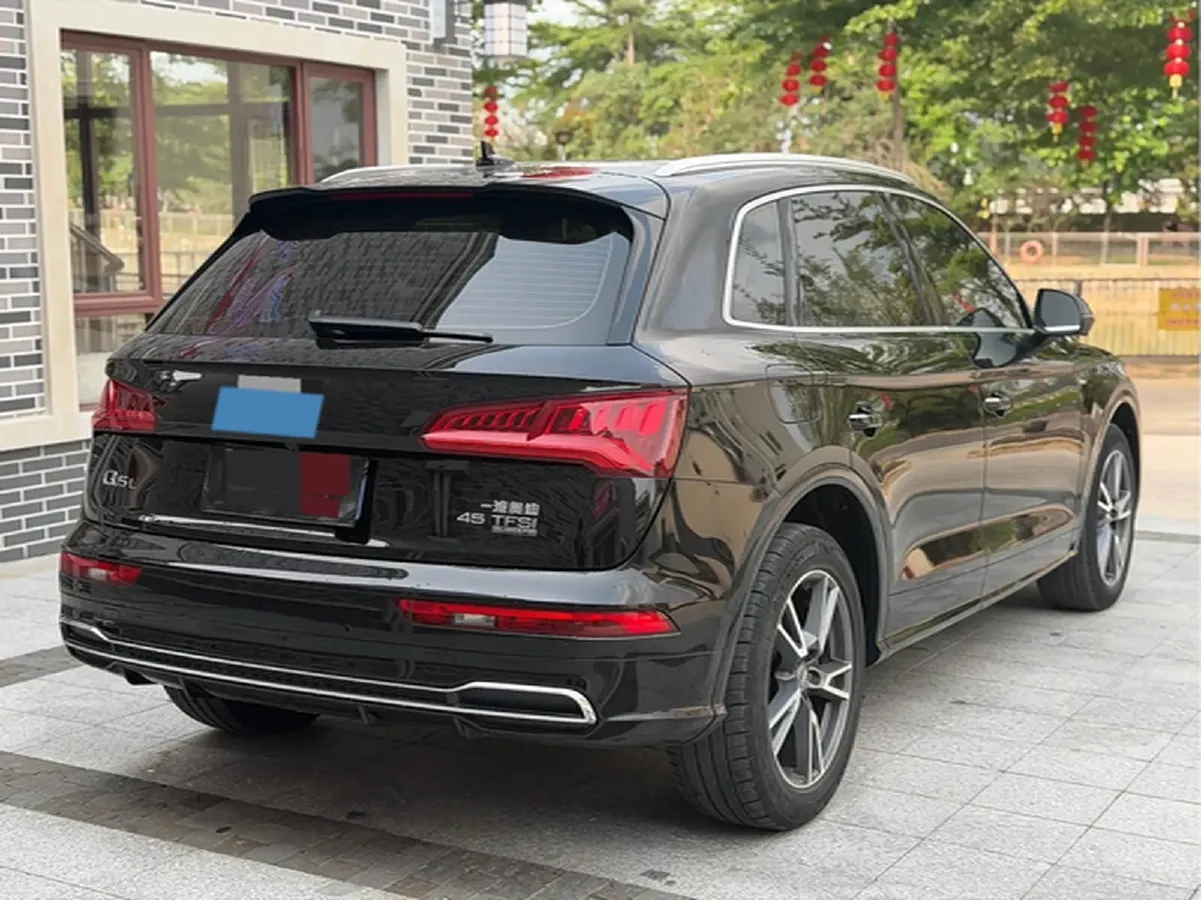 2020 Audi Q5L 2.0T 190HP L4 7DCT,autocango,china used car exporter,china ev exporter,chinese used car exporter,chinese used ev exporter