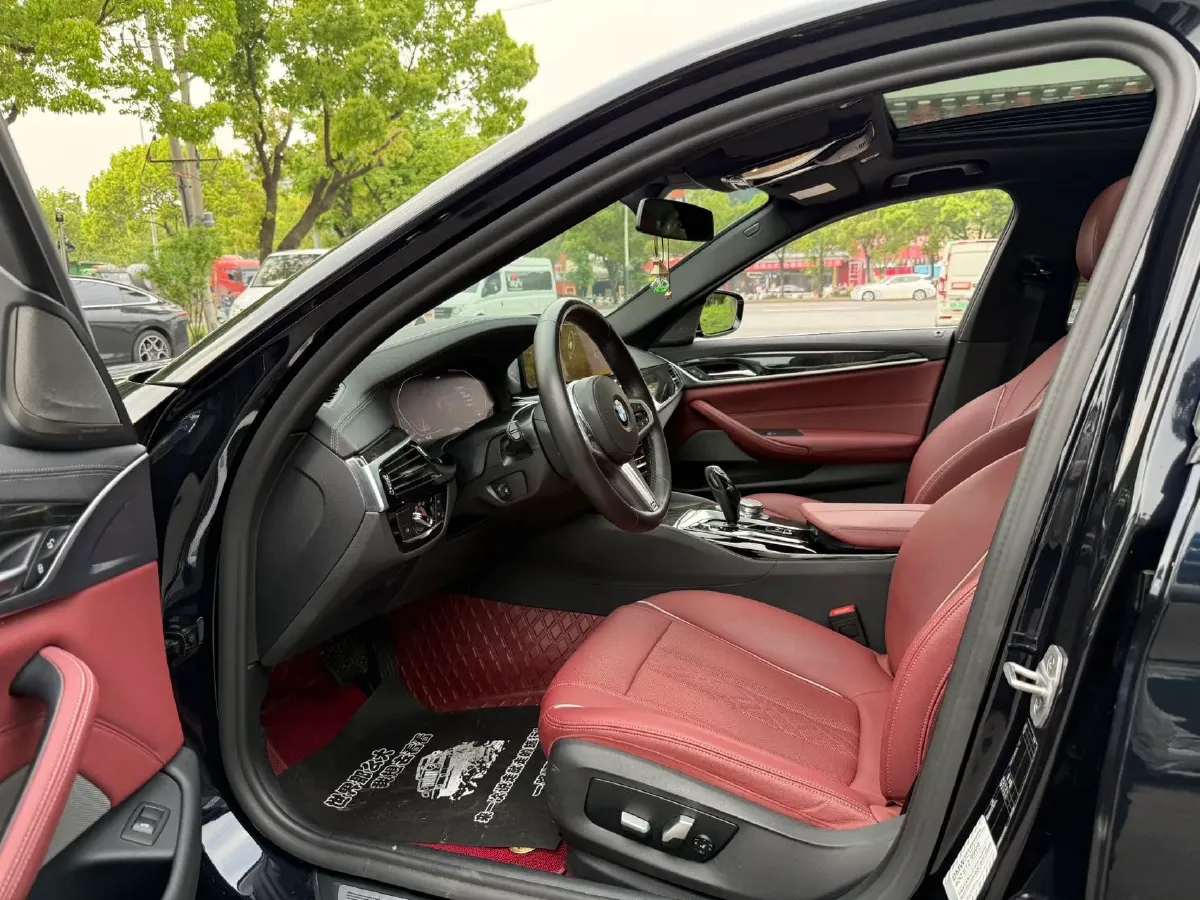 2021 BMW 5 Series 2.0T 184HP L4 8AT,autocango,china used car exporter,china ev exporter,chinese used car exporter,chinese used ev exporter