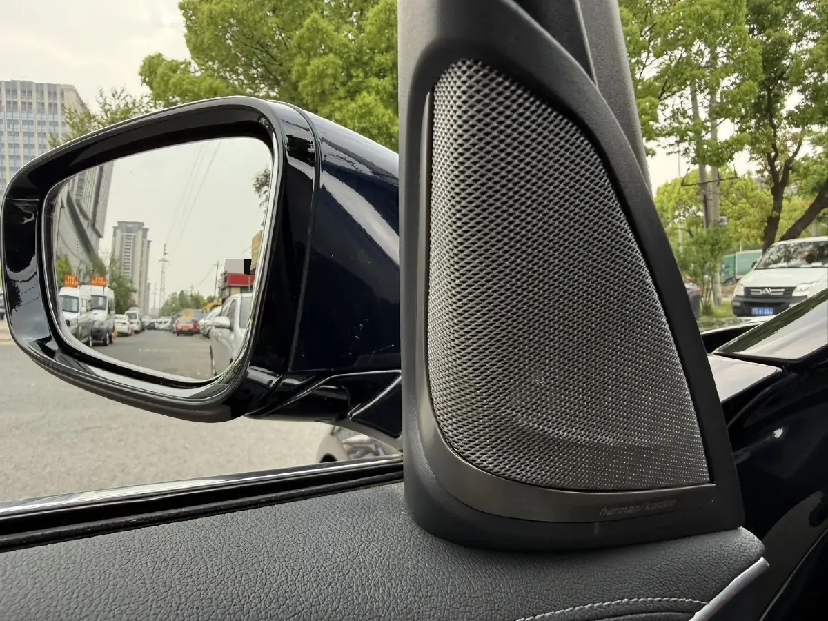 2021 BMW 5 Series 2.0T 184HP L4 8AT,autocango,china used car exporter,china ev exporter,chinese used car exporter,chinese used ev exporter