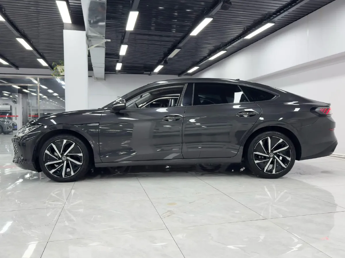 2022 Skoda Superb 2.0T 186HP L4 7DCT,autocango,china used car exporter,china ev exporter,chinese used car exporter,chinese used ev exporter