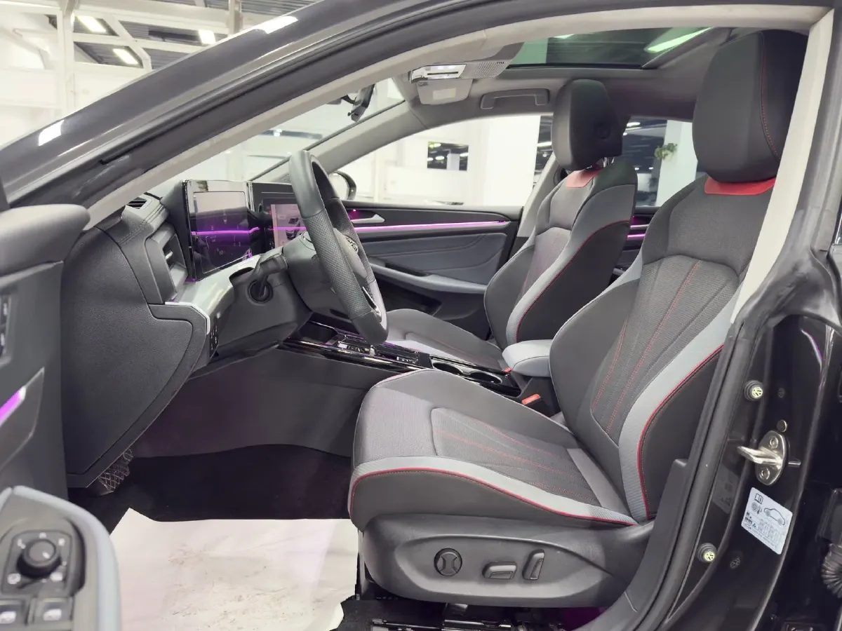 2022 Skoda Superb 2.0T 186HP L4 7DCT,autocango,china used car exporter,china ev exporter,chinese used car exporter,chinese used ev exporter