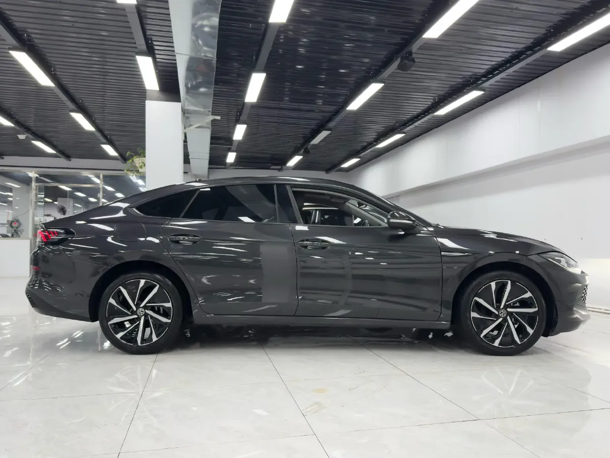 2022 Skoda Superb 2.0T 186HP L4 7DCT,autocango,china used car exporter,china ev exporter,chinese used car exporter,chinese used ev exporter