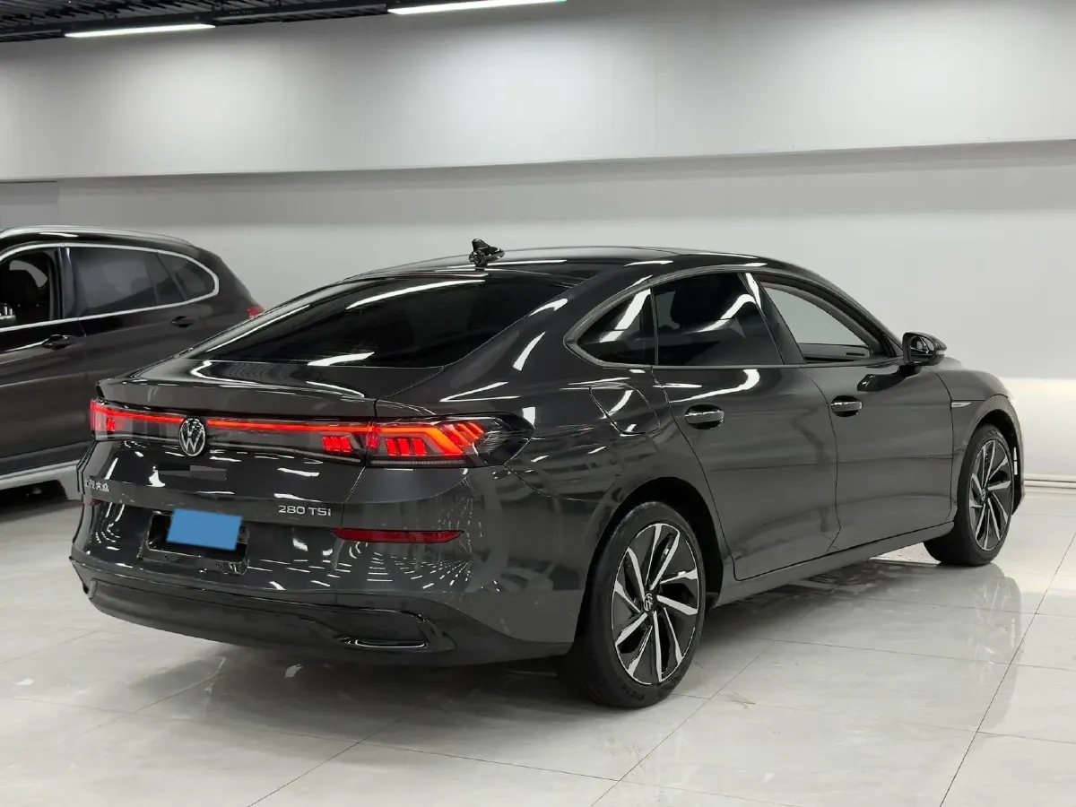 2022 Skoda Superb 2.0T 186HP L4 7DCT,autocango,china used car exporter,china ev exporter,chinese used car exporter,chinese used ev exporter