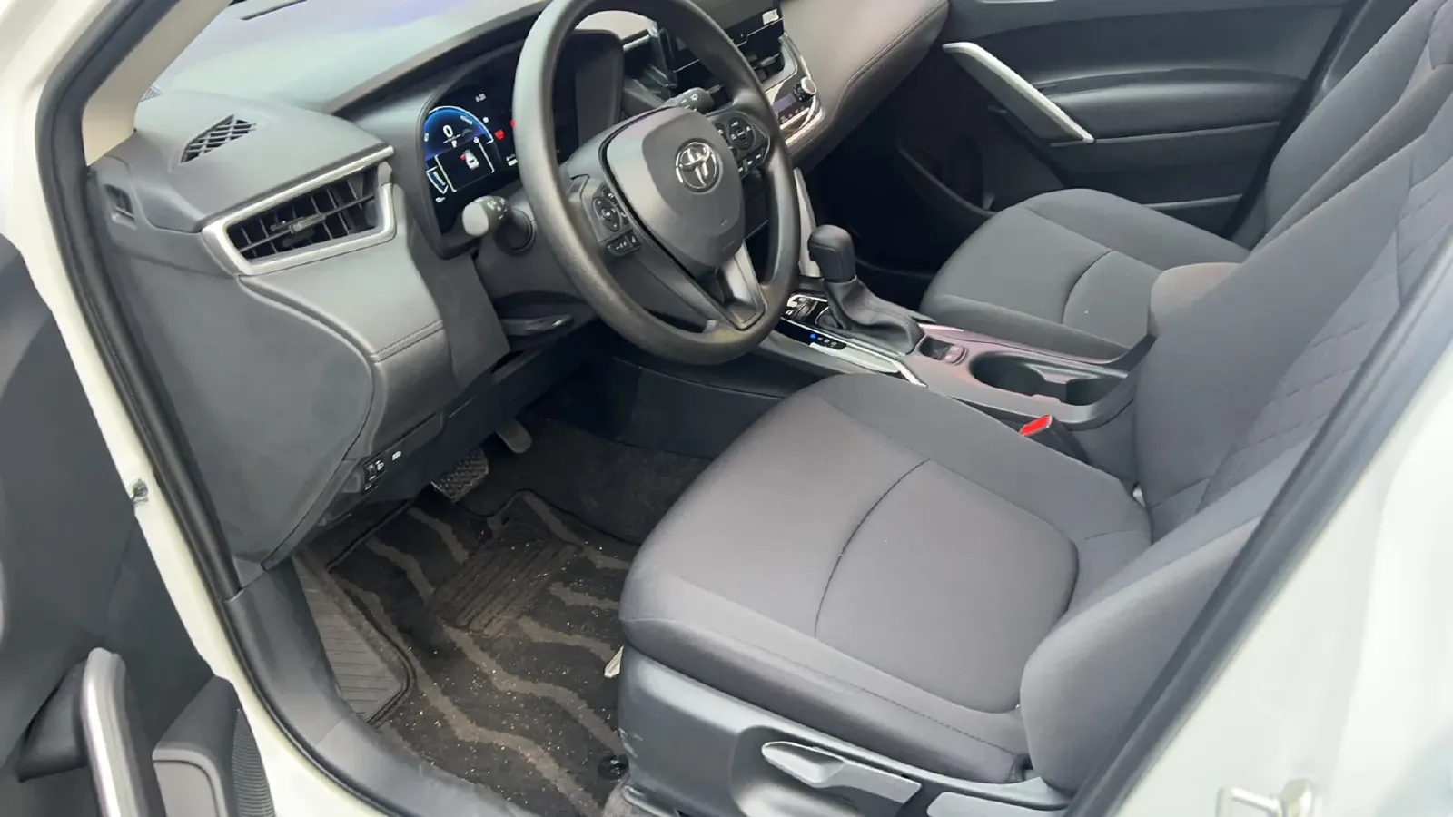 2024 Toyota Corolla Cross 2.0L 152HP L4 E-CVT Hybrid,autocango,china used car exporter,china ev exporter,chinese used car exporter,chinese used ev exporter