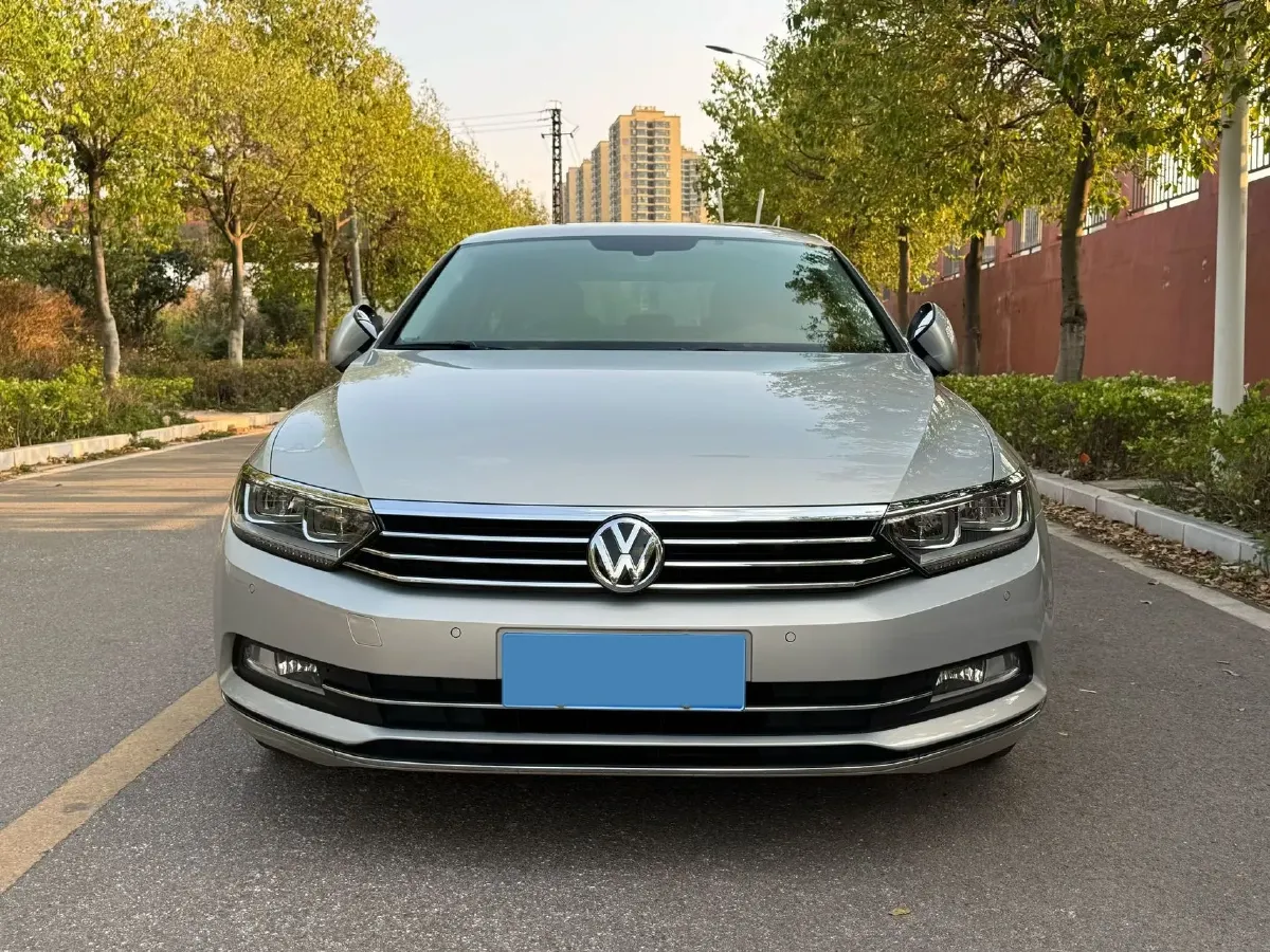 2018 Volkswagen Magotan 2.0T 220HP L4 7DCT,autocango,china used car exporter,china ev exporter,chinese used car exporter,chinese used ev exporter