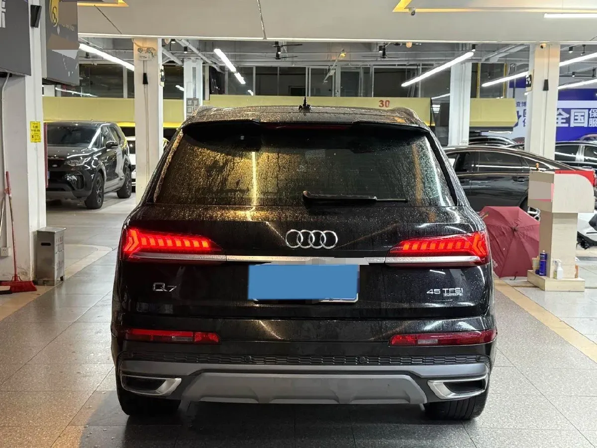 2023 Audi Q7 2.0T 265HP L4 8AT,autocango,china used car exporter,china ev exporter,chinese used car exporter,chinese used ev exporter