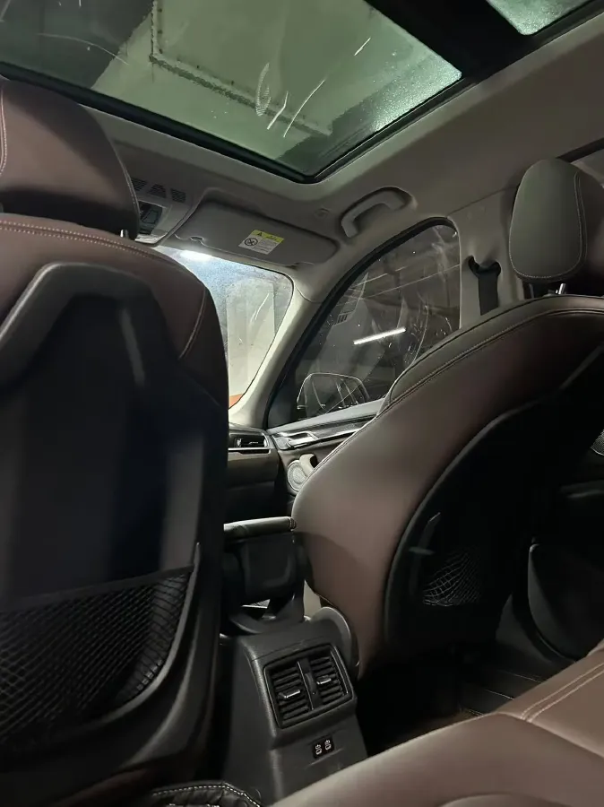 2021 BMW X1 2.0T 192HP L4 7DCT,autocango,china used car exporter,china ev exporter,chinese used car exporter,chinese used ev exporter