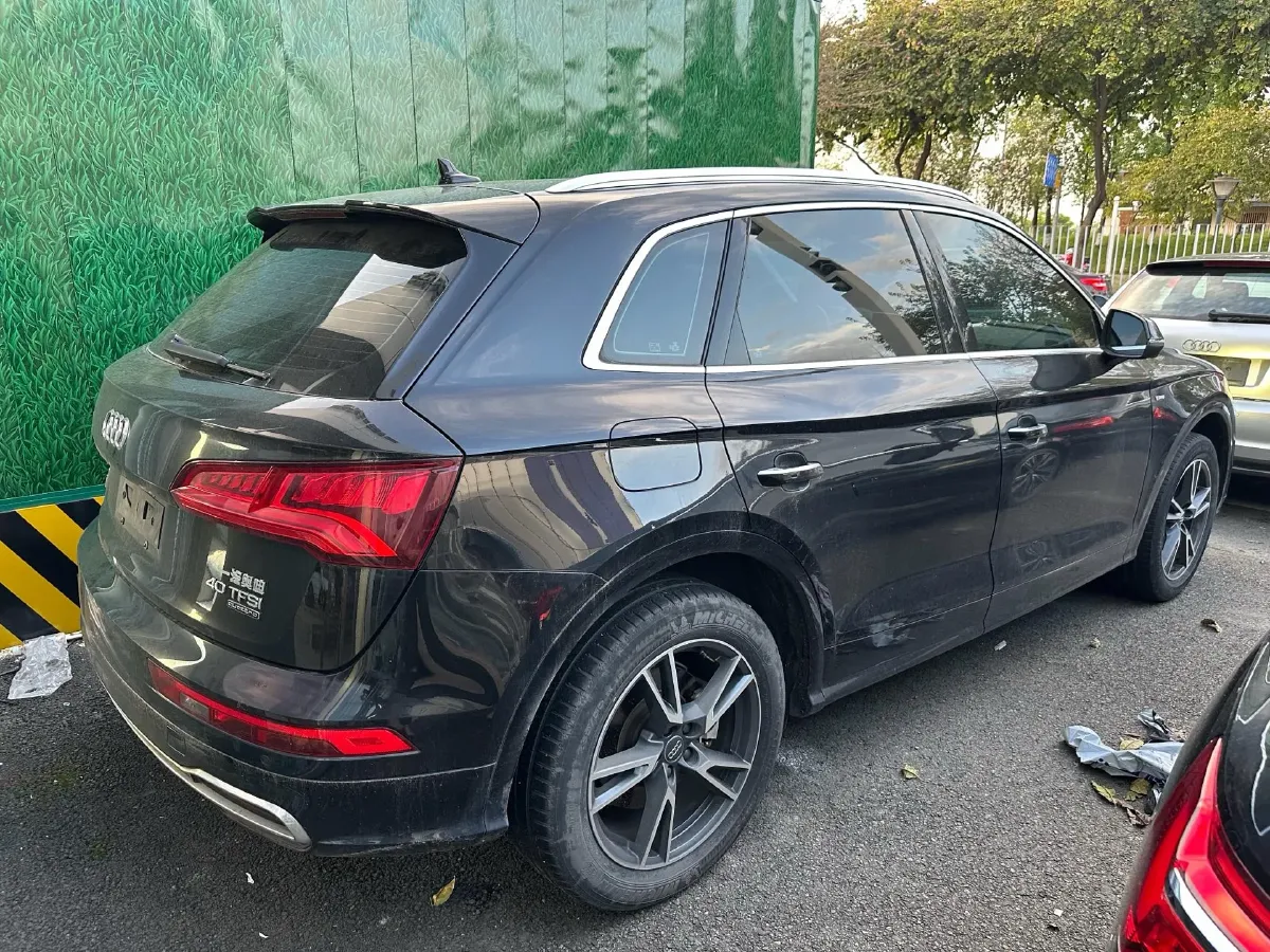 2020 Audi Q5L 2.0T 190HP L4 7DCT,autocango,china used car exporter,china ev exporter,chinese used car exporter,chinese used ev exporter