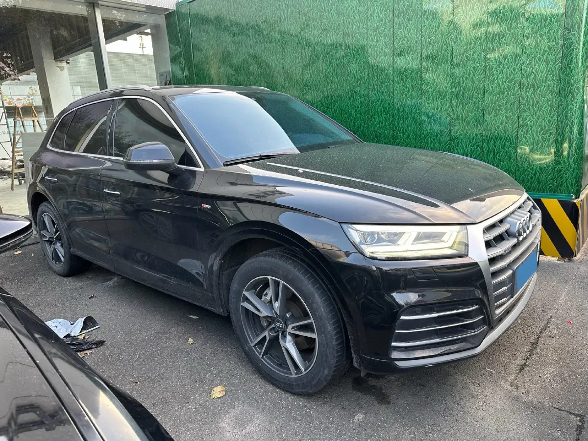 2020 Audi Q5L 2.0T 190HP L4 7DCT,autocango,china used car exporter,china ev exporter,chinese used car exporter,chinese used ev exporter