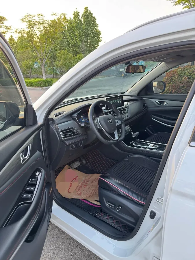 2021 ChangAn CS75 1.5T 178HP L4 7DCT,autocango,china used car exporter,china ev exporter,chinese used car exporter,chinese used ev exporter