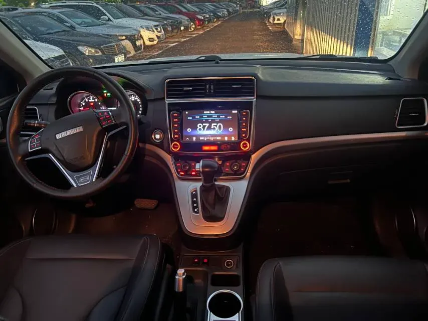 2019 Haval M6 1.5T 150HP L4 7DCT,autocango,china used car exporter,china ev exporter,chinese used car exporter,chinese used ev exporter