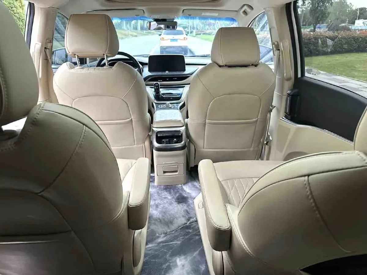 2023 Buick GL8 2.0T 237HP L4 9AT,autocango,china used car exporter,china ev exporter,chinese used car exporter,chinese used ev exporter