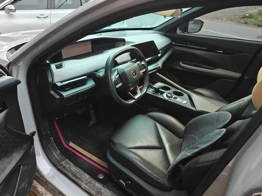 2022 ChangAn UNI-V 1.5T 188HP L4 7DCT,autocango,china used car exporter,china ev exporter,chinese used car exporter,chinese used ev exporter