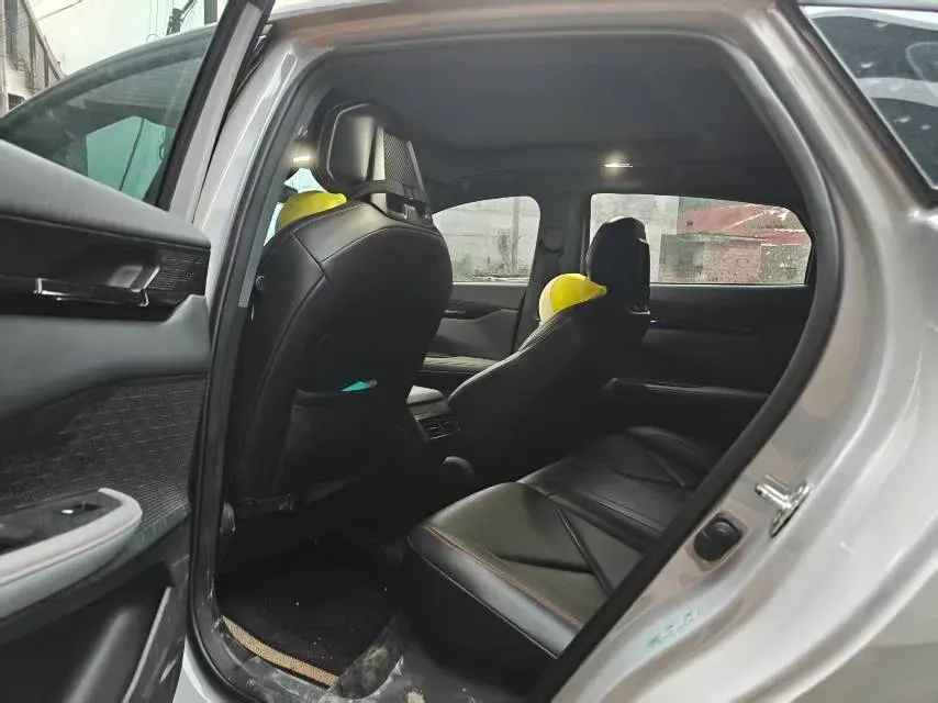 2022 ChangAn UNI-V 1.5T 188HP L4 7DCT,autocango,china used car exporter,china ev exporter,chinese used car exporter,chinese used ev exporter