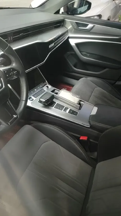 2021 Audi A6L 2.0T 224HP L4 7DCT,autocango,china used car exporter,china ev exporter,chinese used car exporter,chinese used ev exporter