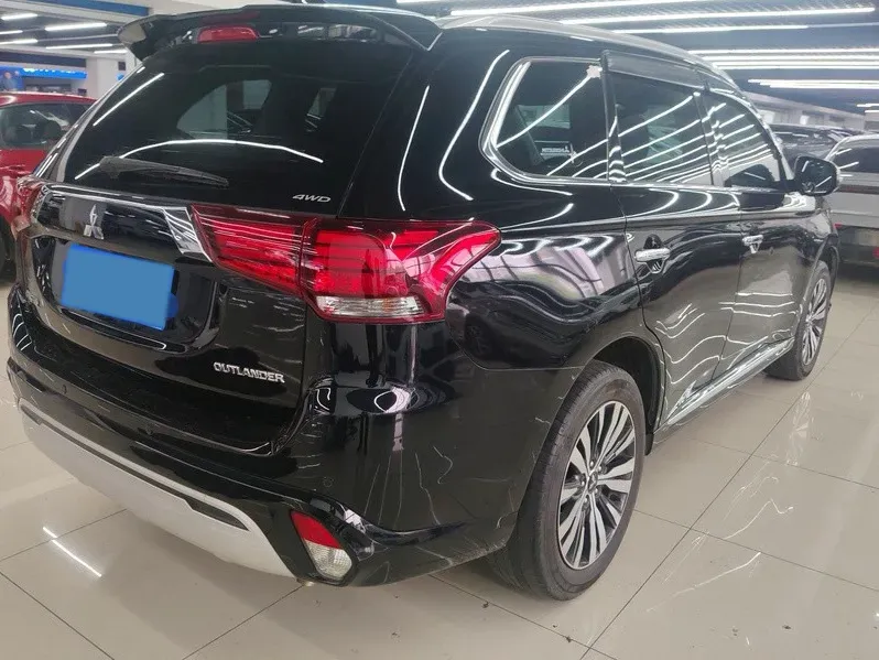 2021 Mitsubishi Outlander 2.4L 192HP L4 CVT,autocango,china used car exporter,china ev exporter,chinese used car exporter,chinese used ev exporter